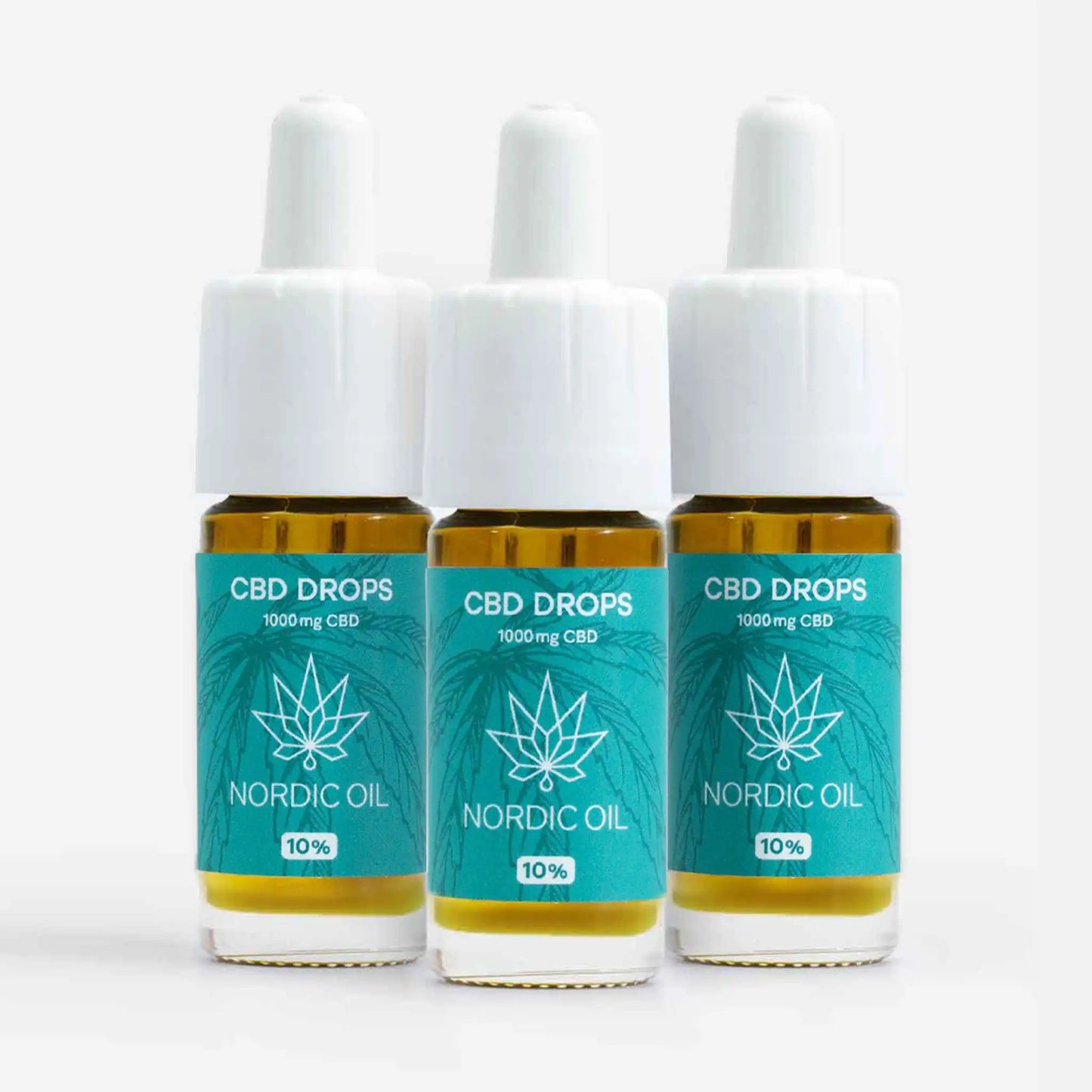tre oli di CBD uno accanto all'altro
