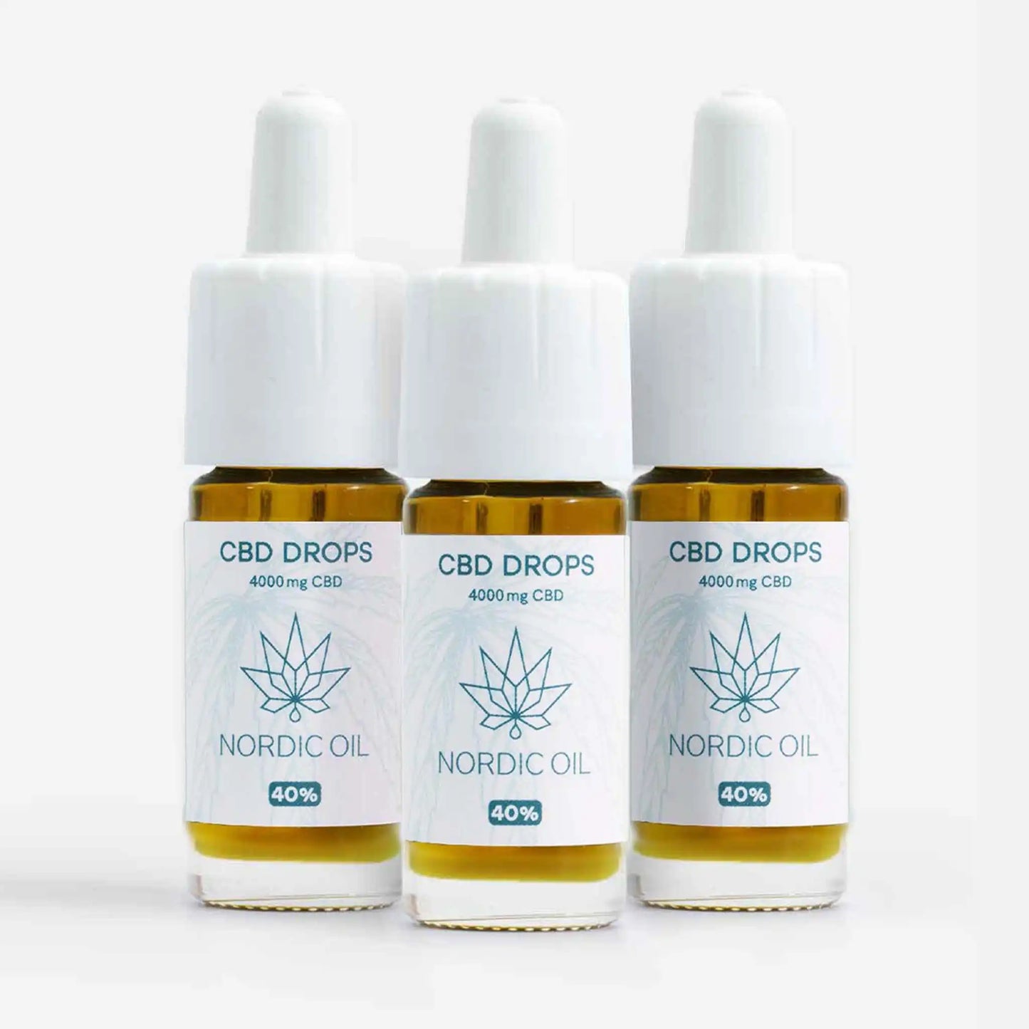 tre oli di CBD uno accanto all'altro