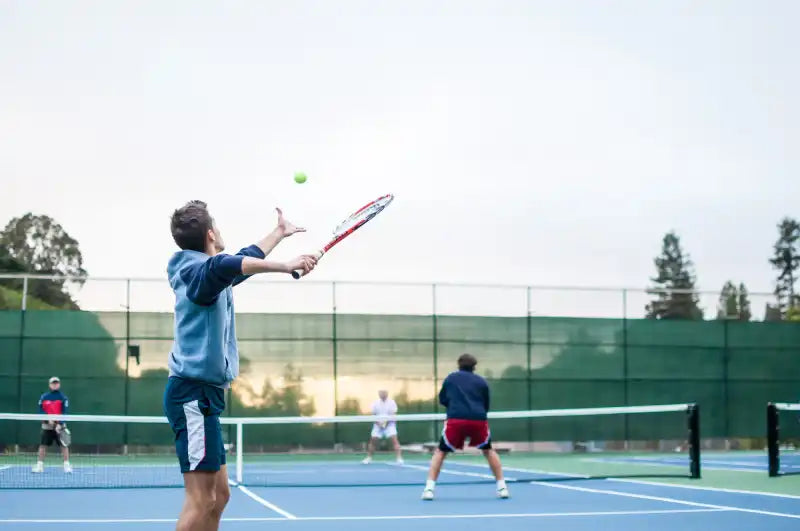 L'Impatto del Tennis sul Corpo: Lesioni, Stress e Preparazione